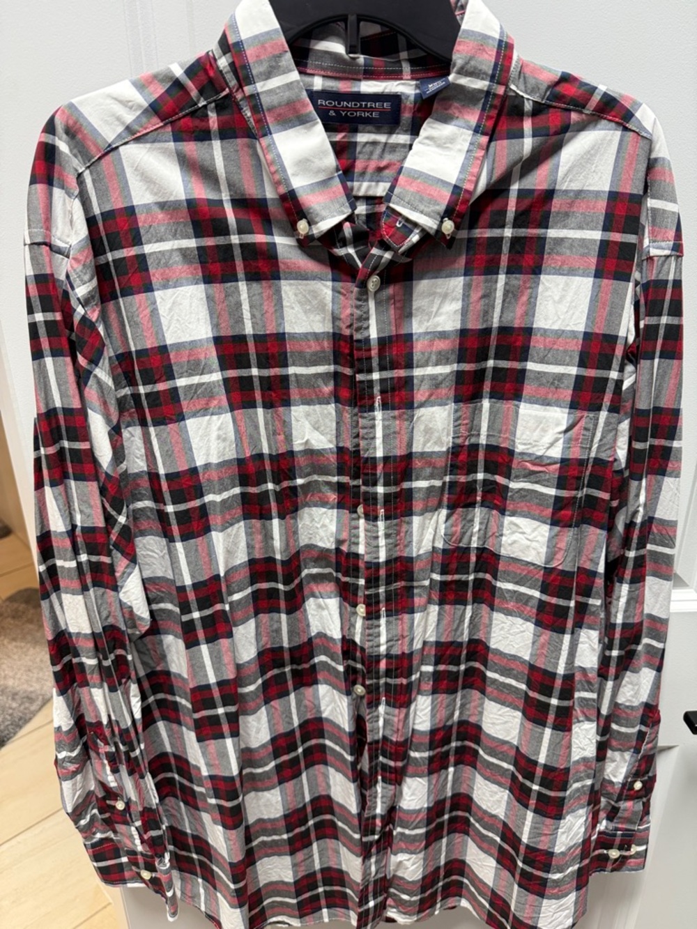 Roundtree & Yorke Men's Red Black White Plaid Button-Down